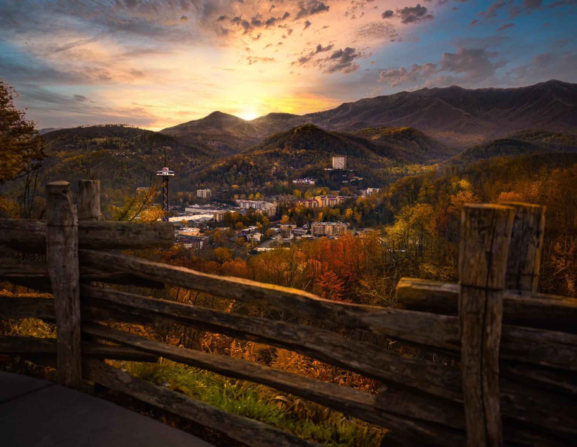 Majestic View Lodge, Amazing Views, Hot Tub, 1089 Free Tickets Each Paid Day, Dollywood And More Gatlinburg Kültér fotó